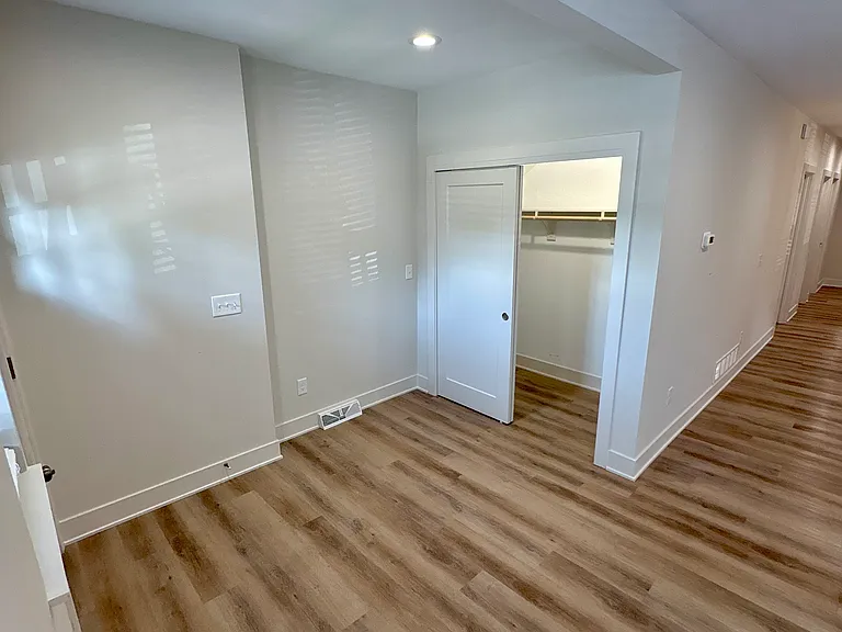 2212 N Cambridge Ave #2212 — Photo 11