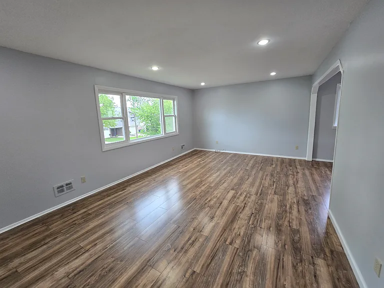 37 E Stroud Ave #B — Photo 5