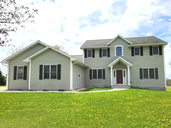 W3347 Oaklawn Rd, Iron Ridge, WI 53035