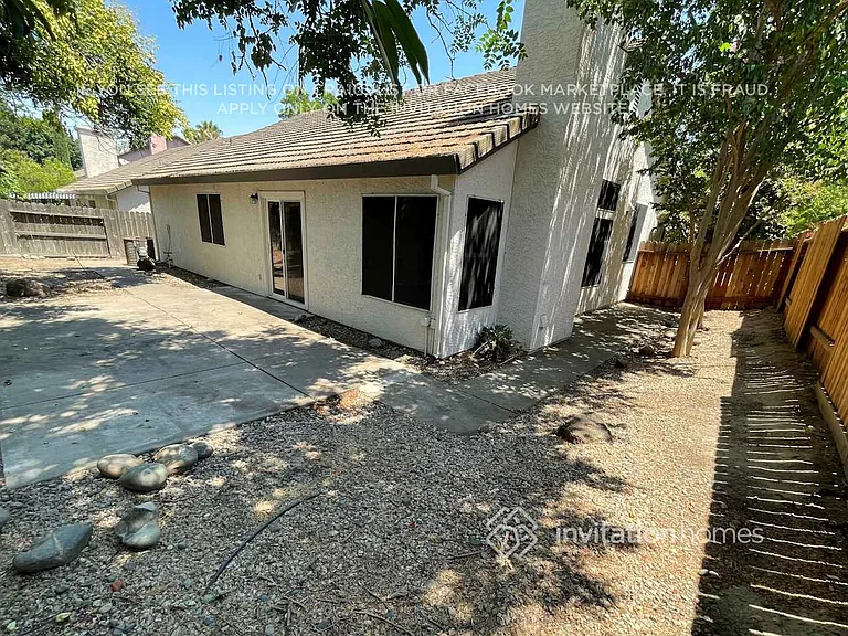 8441 Solitude Ct — Photo 11