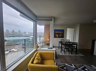 33 Smithe St #333, Vancouver, BC V6B 0B5