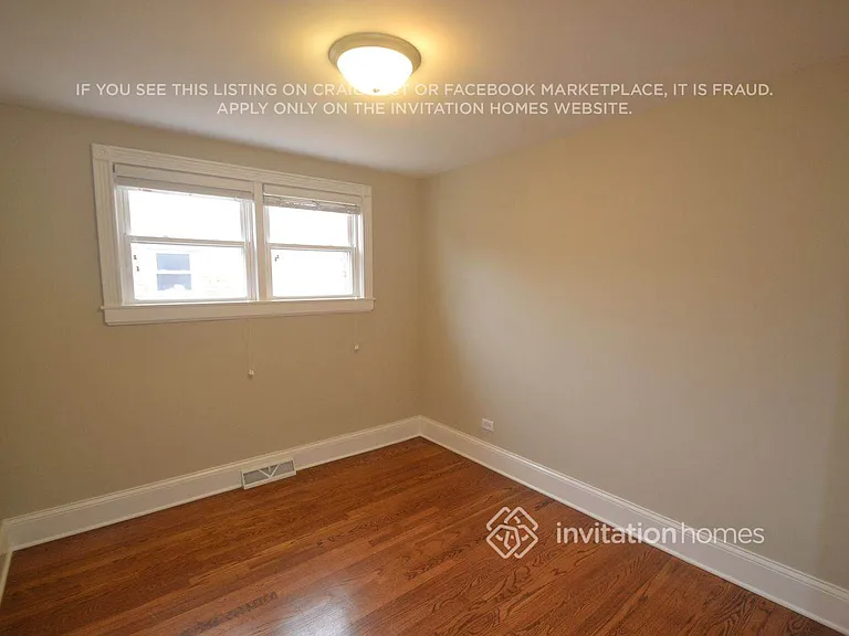 2403 Lincoln St — Photo 4