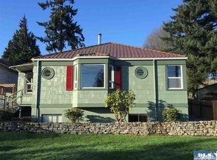 1612 E 3rd St, Port Angeles, WA