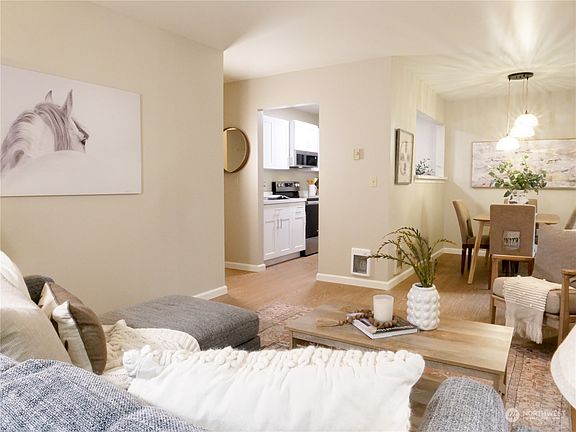 4th image of 455 Newport Way NW #202