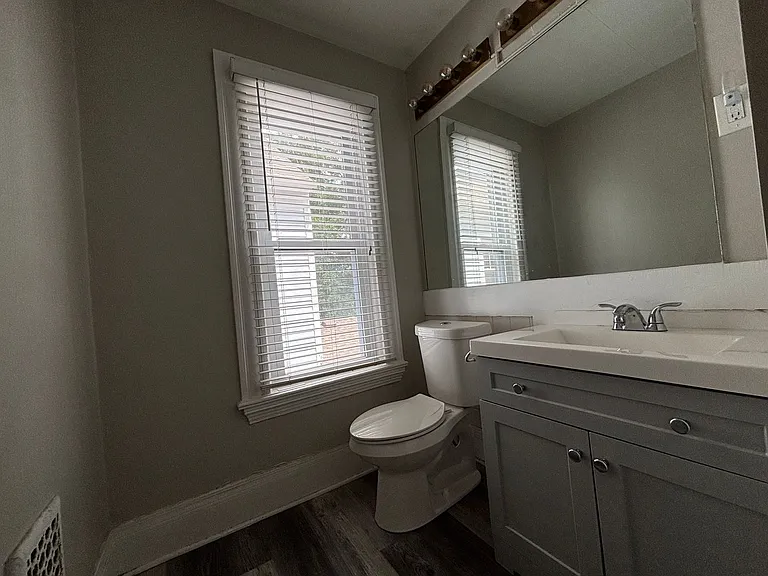 27 Vick Park #B — Photo 15