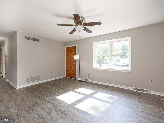 3rd image of 241 Park Dr