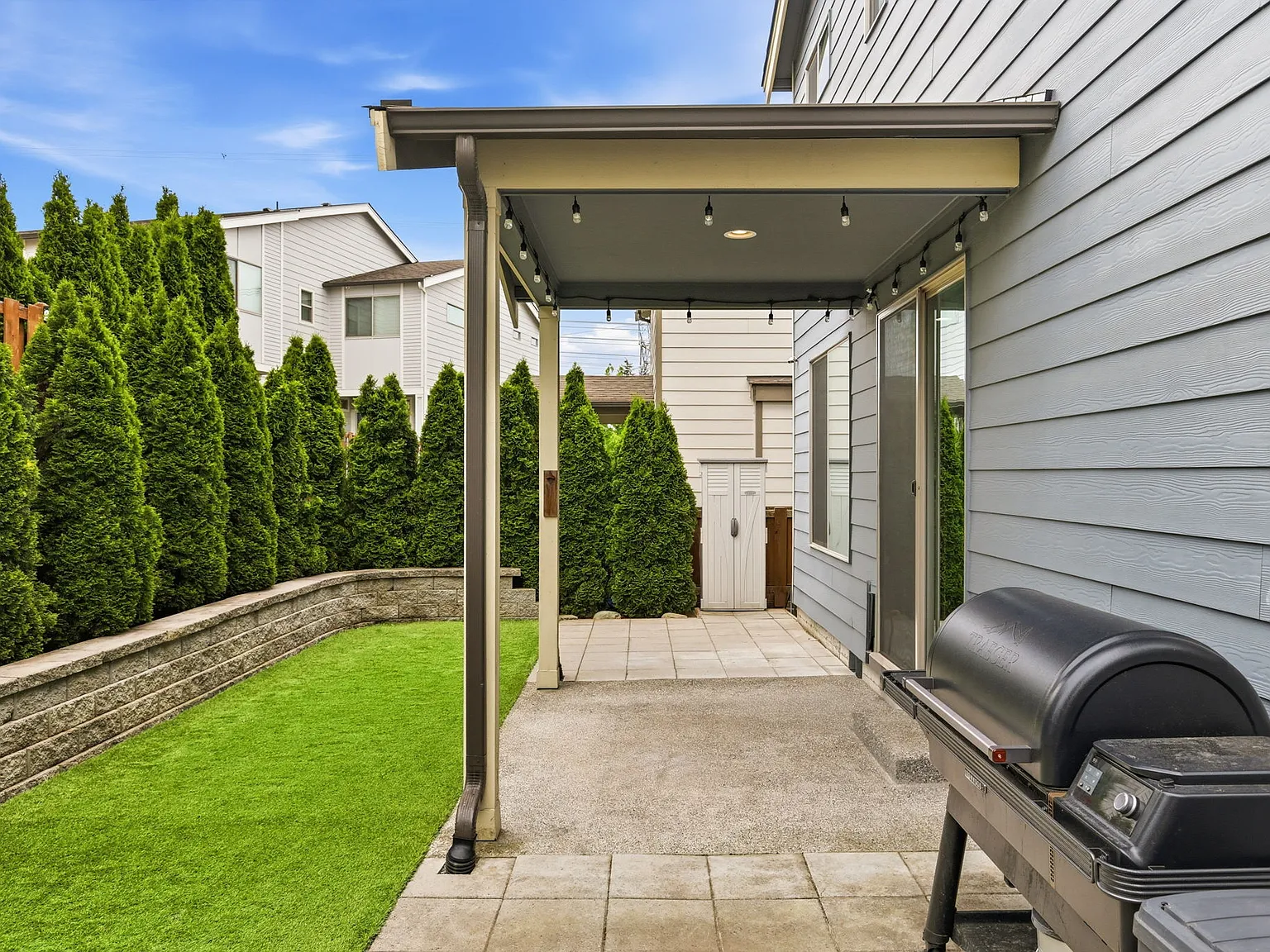 4 bed, 2074 sqft, $4,200 — Photo 3
