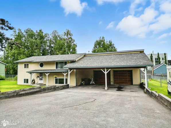 11524 Lower Sunny Cir, Eagle River, AK 99577