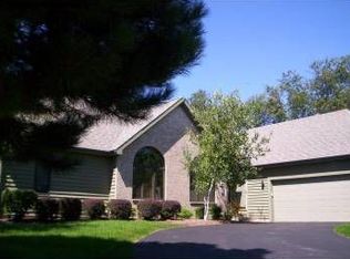 817 Roger Rd, Woodstock, IL 60098