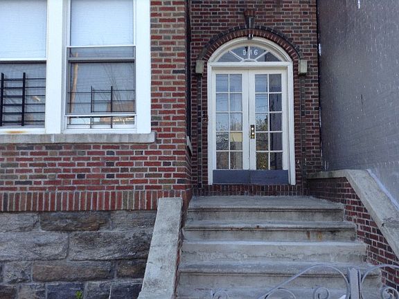 4th image of 916 E 226th St