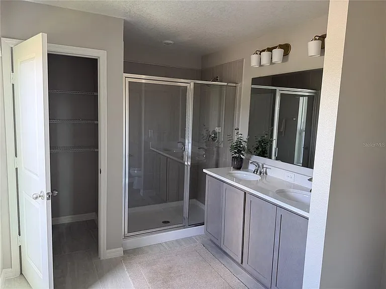 2602 Lola Ln — Photo 25