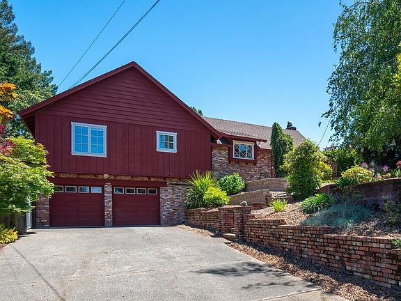 4th image of 849 Mcfarlane Avenue