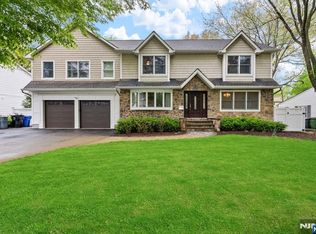 642 Falmouth Ave, Paramus, NJ 07652