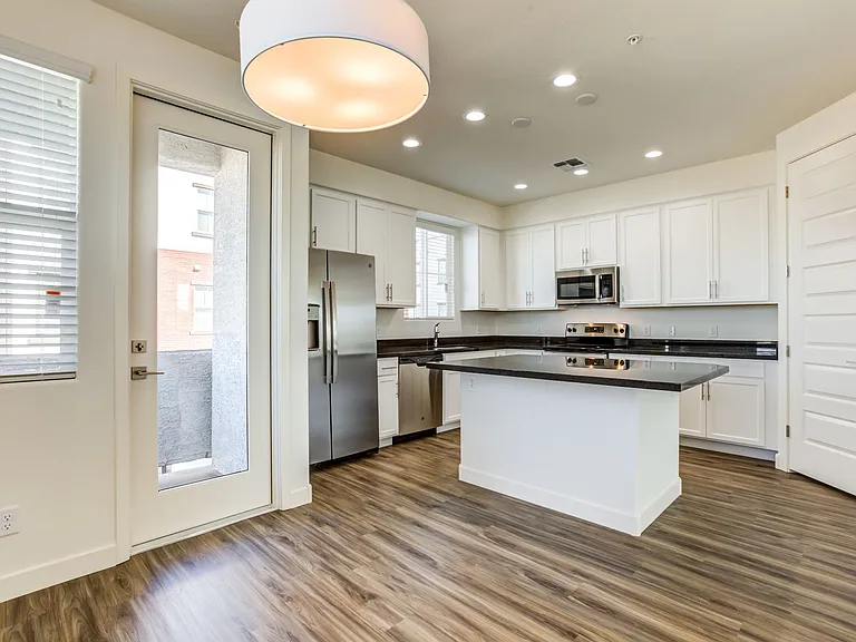 8th & Row Townhomes — Photo 19