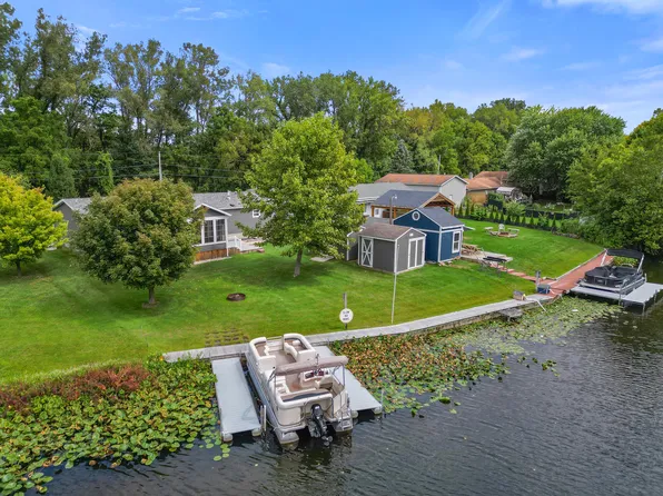 46597 Delta Dr, Decatur, MI 49045