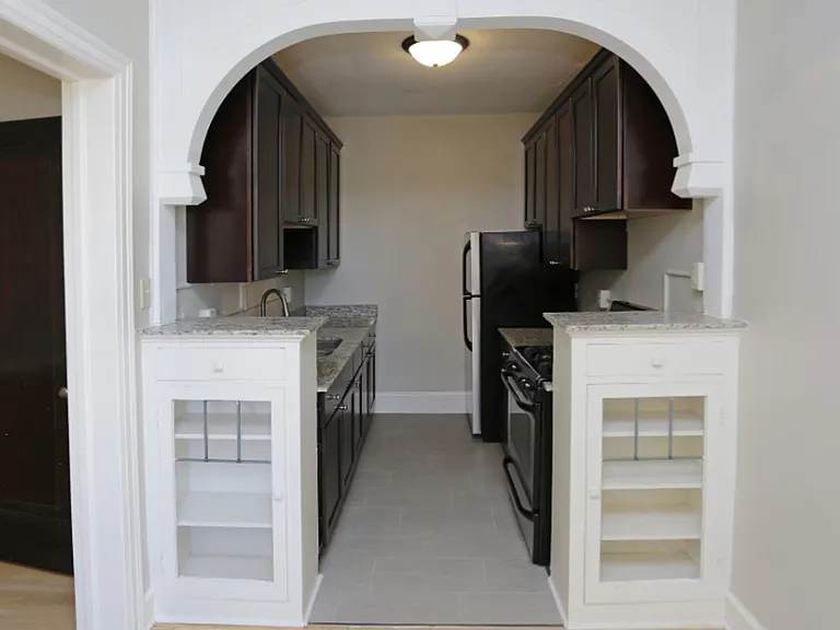 125 Oak Grove St — Photo 34