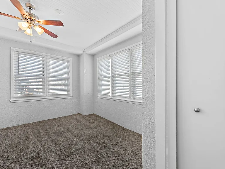 4400 Jarboe St — Photo 32