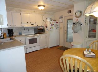 1044 Swan Ln, Tarpon Springs, FL 34689