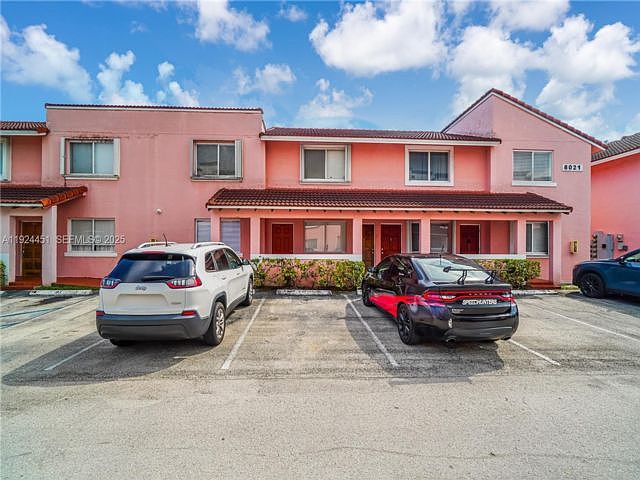 1st image of 102-8021 Lake Dr #102