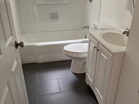3rd image of 376 Dexter Dr