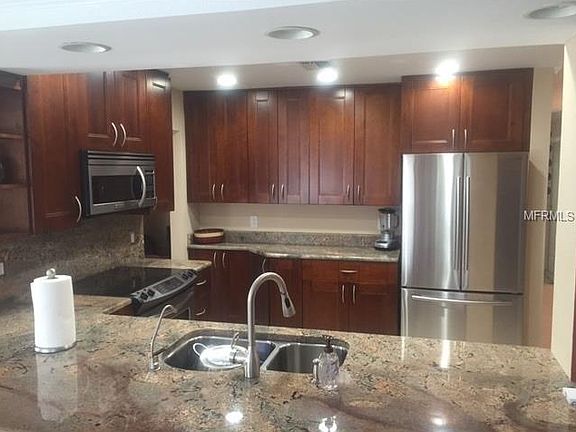 4th image of 8063 Bayshore Dr