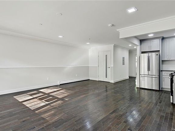 4th image of 4824 Barnes Ave Unit 2