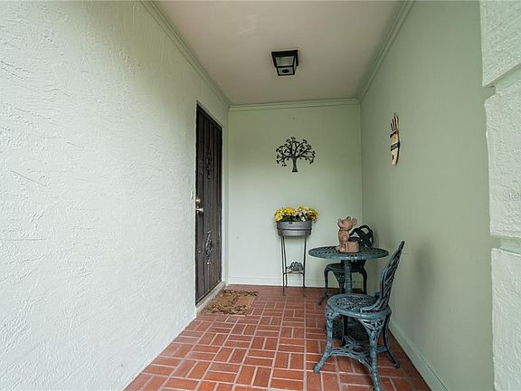 2nd image of 210 Maryland Ave