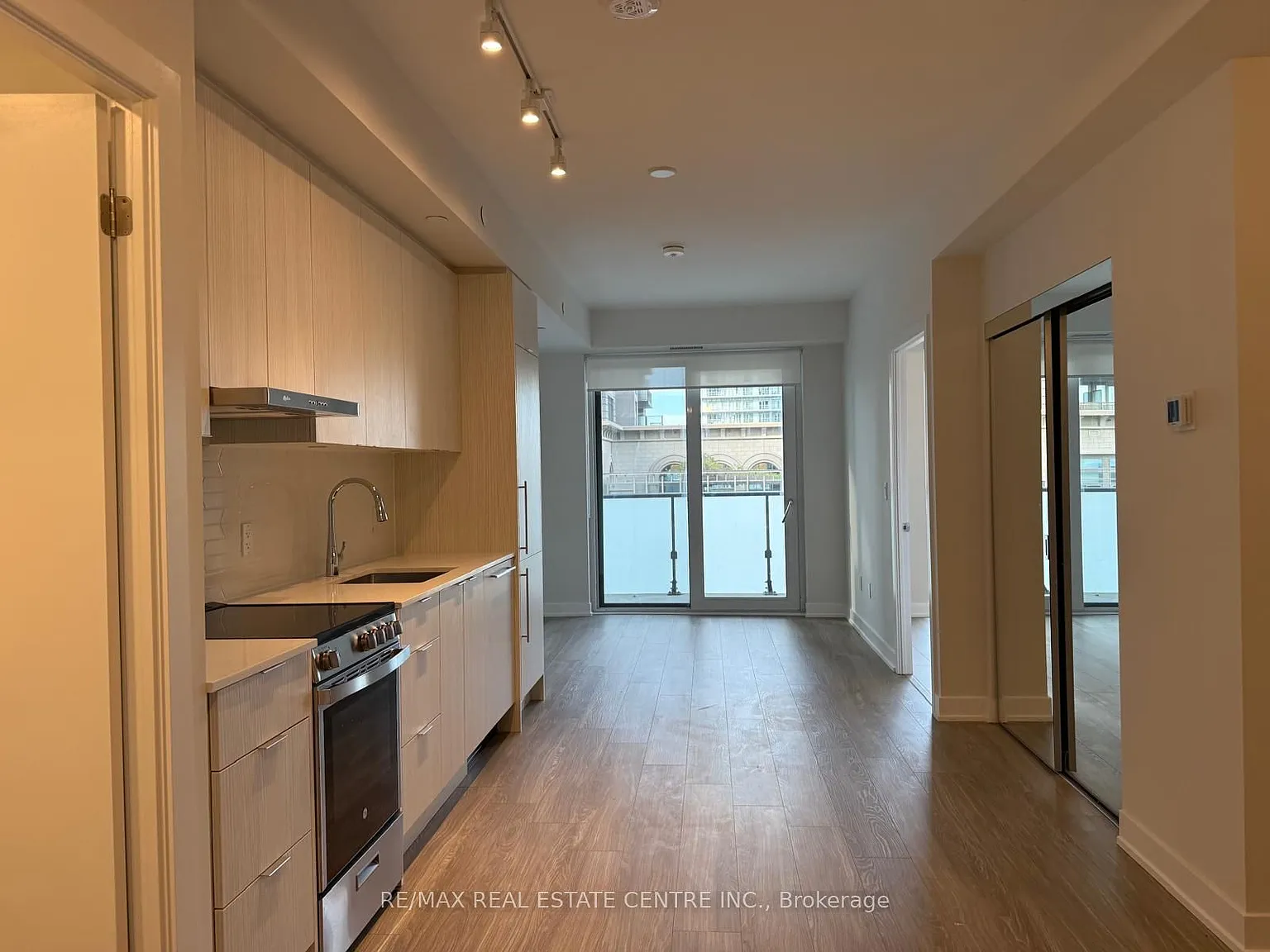 2 bed, $2,350 — Photo 3