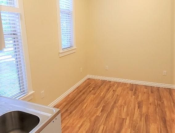 4th image of 17 St Helens Ave APT 206
