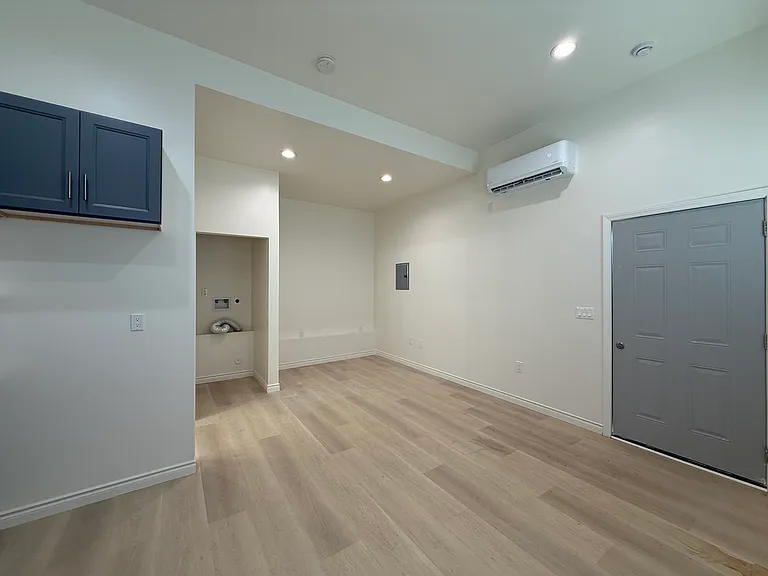 711 Walnut St #9 — Photo 4