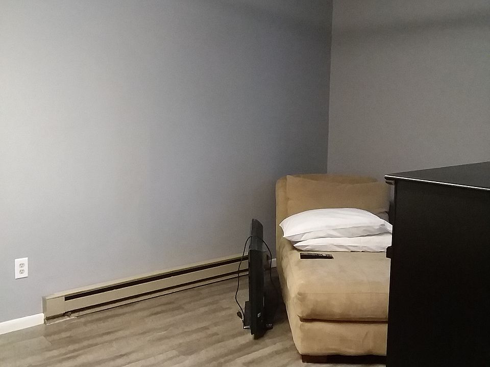 1st image of 120 6th Ave W #11305395