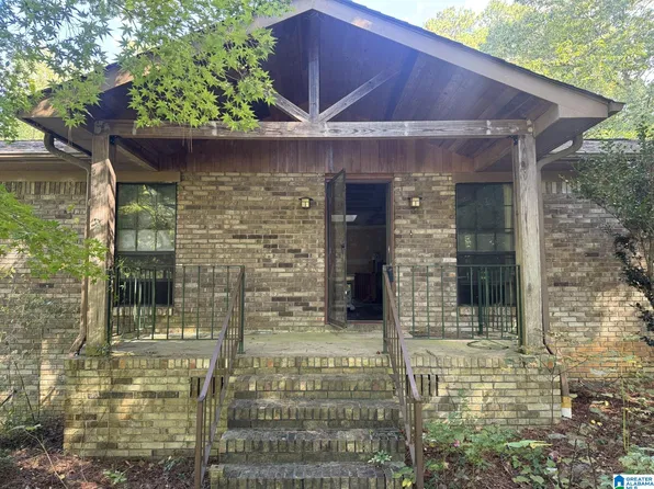 1595 Chardonnette Ln, Bessemer, AL 35022