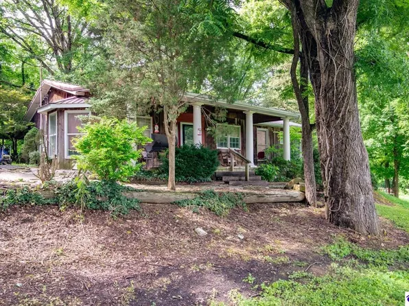 655 Valley Ter, Irvington, KY 40146