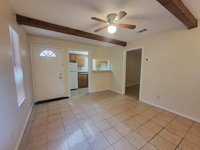 5103 Avenue Q 1/2 #2 — Photo 1