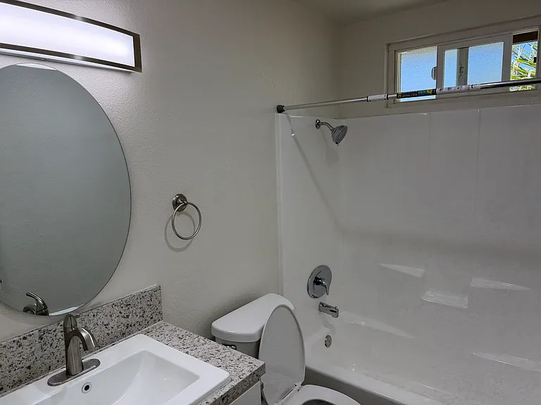 260 Lloyd St #8 — Photo 8