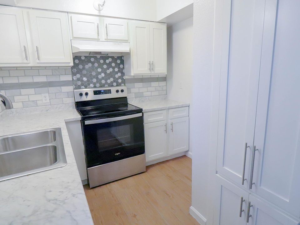 1st image of 3524 W DUNLAP Avenue #113