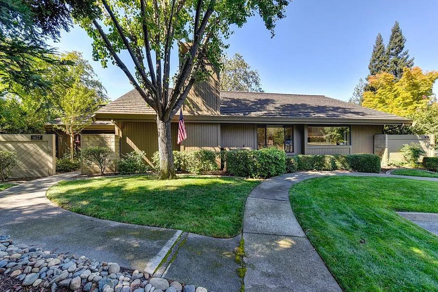 1827 Discovery Village Ln photo 1