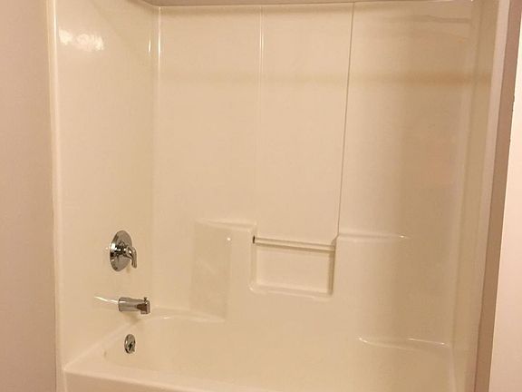 4th image of 118 E Avenue A #308