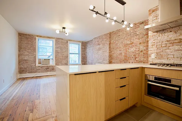 Rented by Nolita Group | media 9