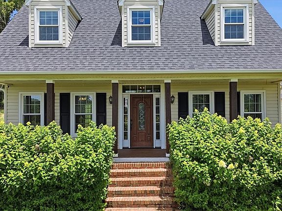 3rd image of 110 Amanda Dr