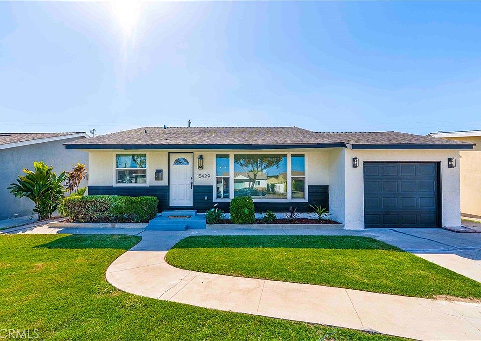 1st image of 15429 Piuma Ave