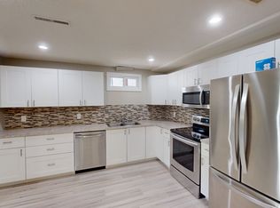 3114B 39th St SW, Calgary, AB T3E3G8