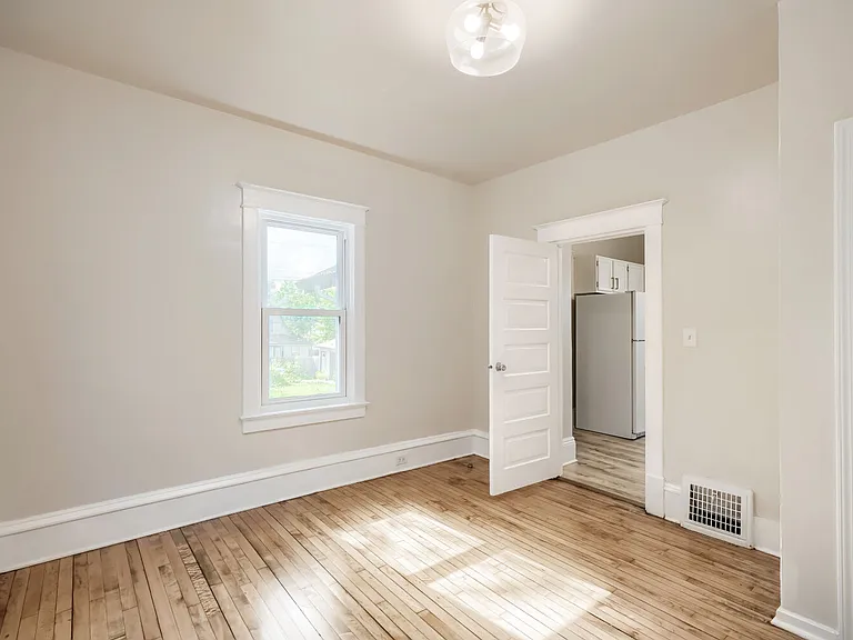 3507 Newton Ave N — Photo 15