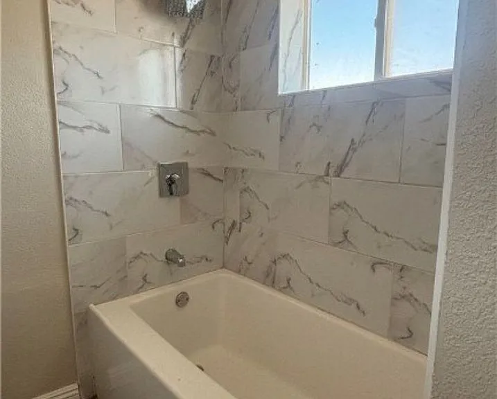 718 W Wilson Ave — Photo 10