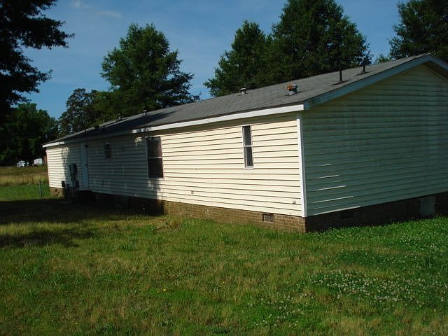 2nd image of 1834 Stony Point Rd