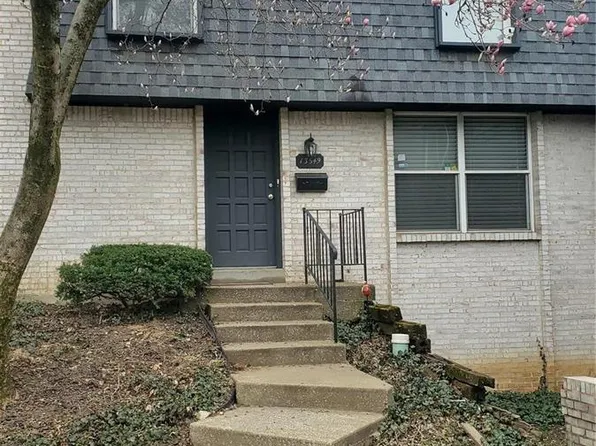 13549 Coliseum Dr, Chesterfield, MO 63017
