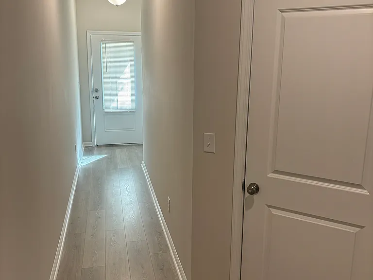 3735 Davis Cir — Photo 24