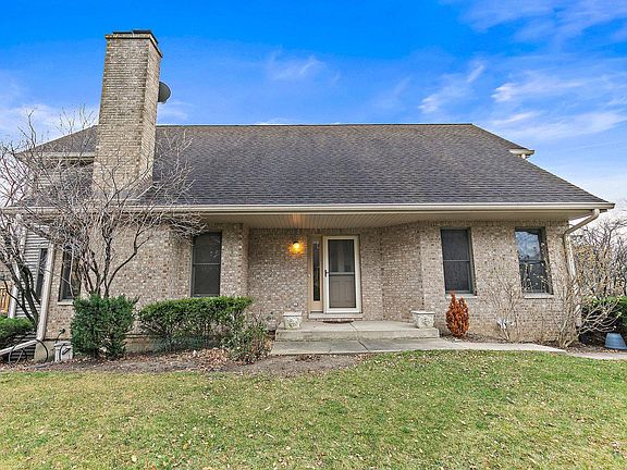 3rd image of 735 N Walden Dr