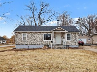 527 S Calumet Ave, Aurora, IL 60506