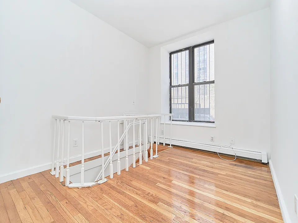 134 W 109th St #1A